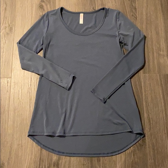 LuLaRoe Tops - LulaRoe Lynnae Long Sleeve Top